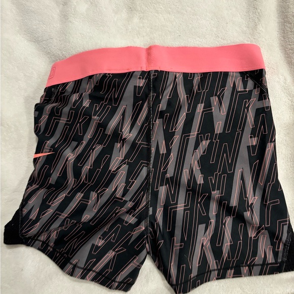 Nike pro shorts size:M - Picture 3 of 3